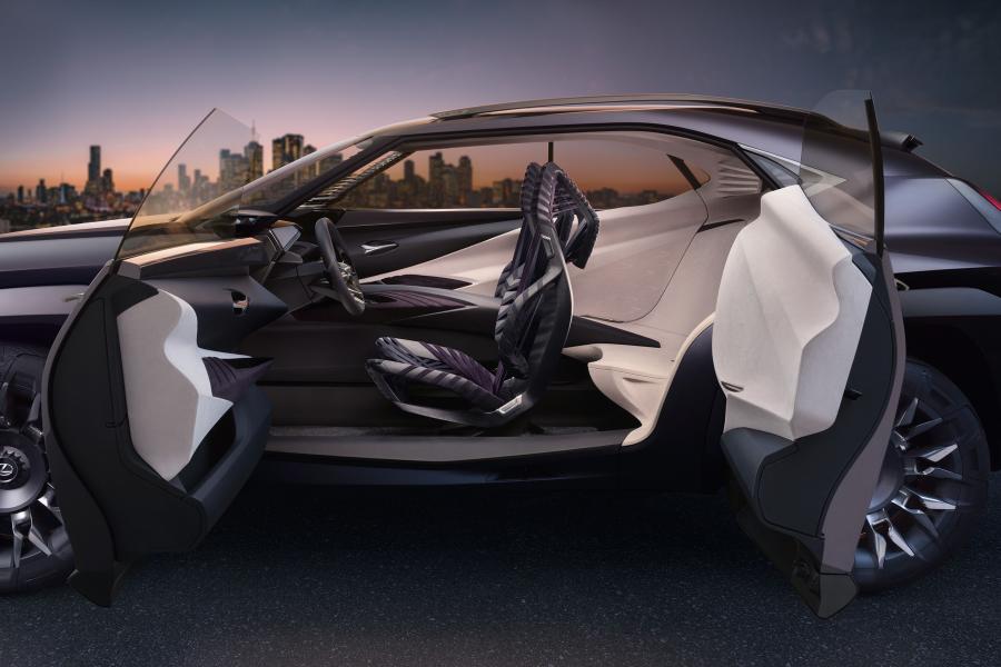 Интерьер Lexus UX Concept 2016 года  (фото 10 из 18)